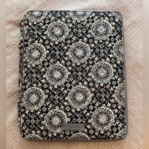 NWT Charcoal Medallion Vera Bradley Tablet Tamer Organizer